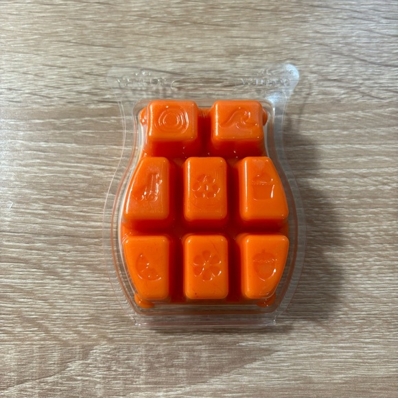 Scentsy Clementine Cupcake Orange Fragrance Wax New - Picture 2 of 2